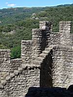 Meyras, Chateau de Ventadour, Escalier du chemin de ronde (17)